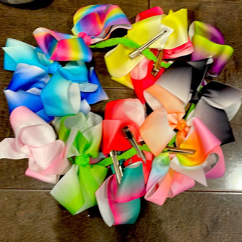 13 bows many different colors vary